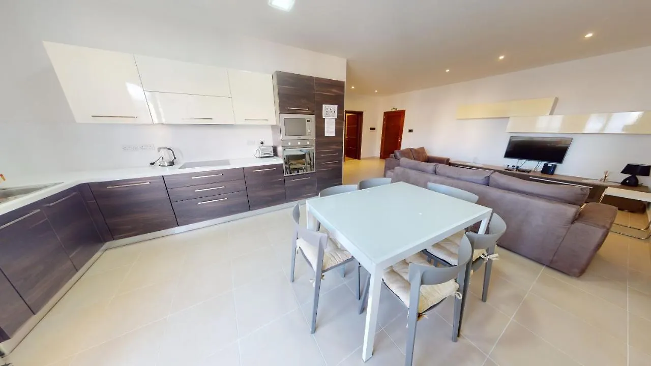 Spacious 2 Bedroom Apartment In Sliema 0*,
