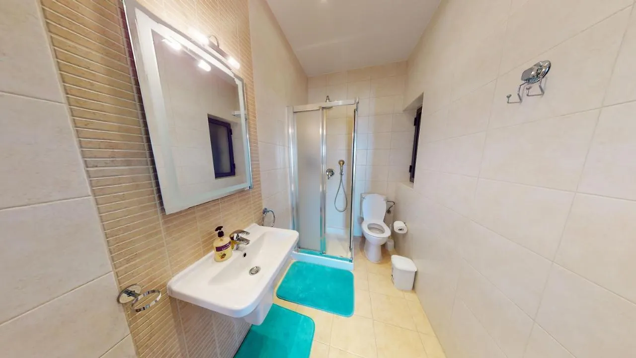 Spacious 2 Bedroom Apartment In Sliema