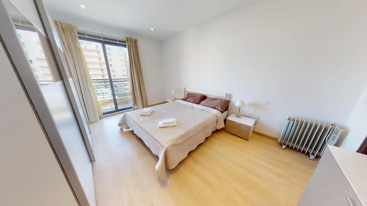Spacious 2 Bedroom Apartment In Sliema